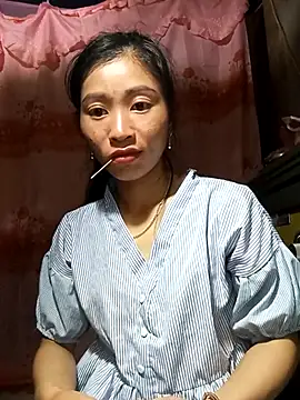 Snapshot of Phuongphuongg chatting on 10/03/25, 05:59 Phuongphuongg online show from 10/03/25, 05:59