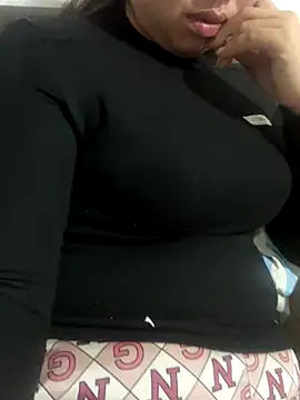 Nhung584 online show from 12/21/25, 12:34