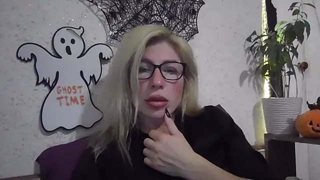 fox red lady7 online show from 10/27/25, 07:07