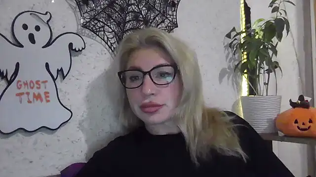 fox red lady7 online show from 10/28/25, 07:27