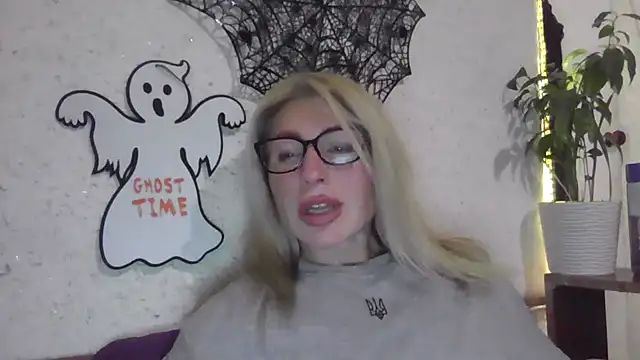 fox red lady7 online show from 10/30/25, 08:31