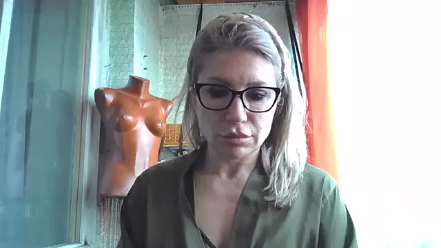 fox red lady7 online show from 04/01/26, 10:05