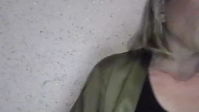 fox red lady7 online show from 04/18/26, 04:00