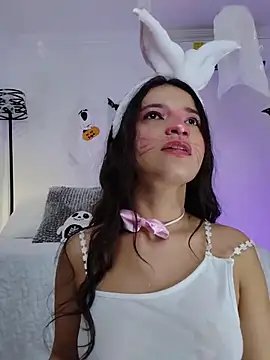 LUNAA    online show from 10/21/25, 04:13