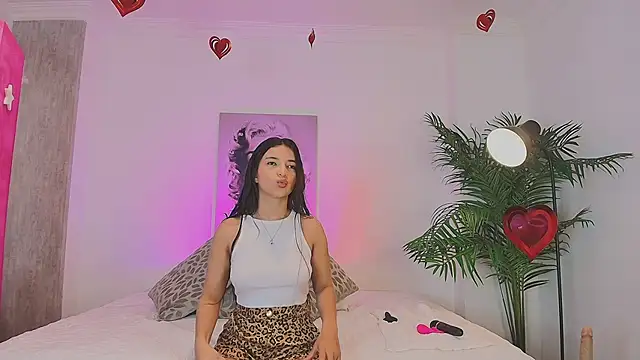 LUNAA    online show from 02/23/26, 03:59