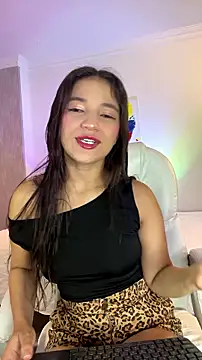 Snapshot of LUNAA___ chatting on 07/21/26, 03:20 LUNAA online show from 07/21/26, 03:20