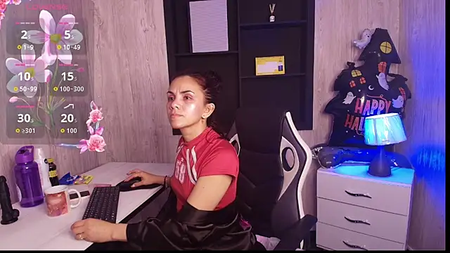 Snapshot of Mia_Esposito2 chatting on 10/23/25, 02:00 Mia Esposito2 online show from 10/23/25, 02:00