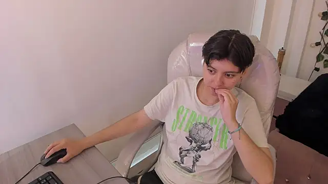 Nathaly ds online show from 10/21/25, 07:25