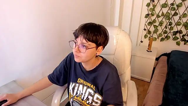 Nathaly ds online show from 11/12/25, 07:46