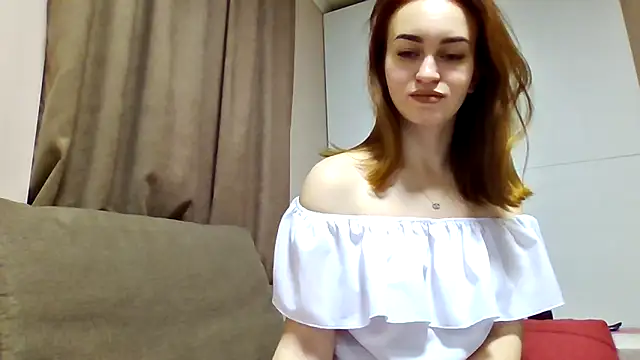 Snapshot of Requellia chatting on 10/29/25, 08:10 Requellia online show from 10/29/25, 08:10