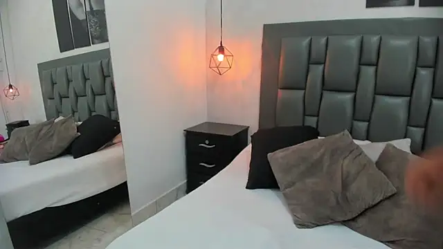 dakota roussee online show from 09/27/25, 12:54