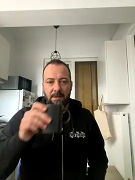 Snapshot of DavidMaros chatting on 10/14/25, 05:52 DavidMaros online show from 10/14/25, 05:52