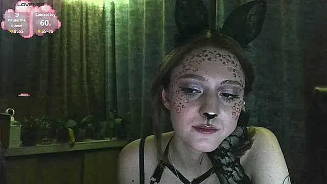 white liillyy online show from 10/31/25, 10:44