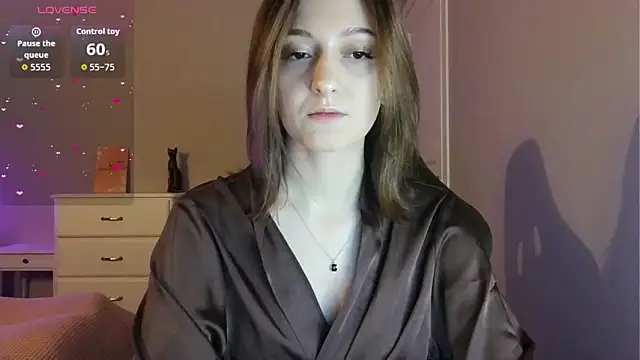 white liillyy online show from 04/07/26, 09:37