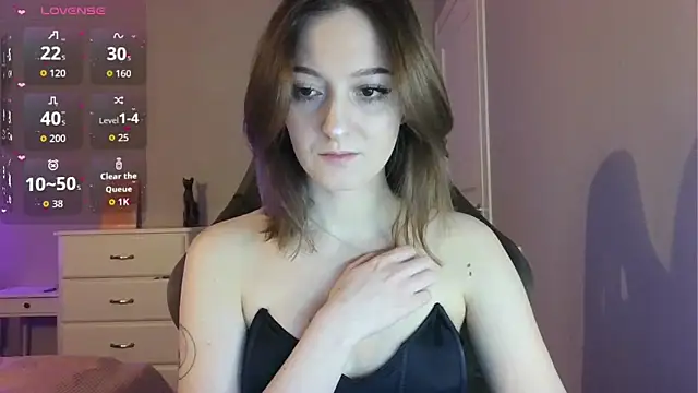 white liillyy online show from 04/21/26, 09:28