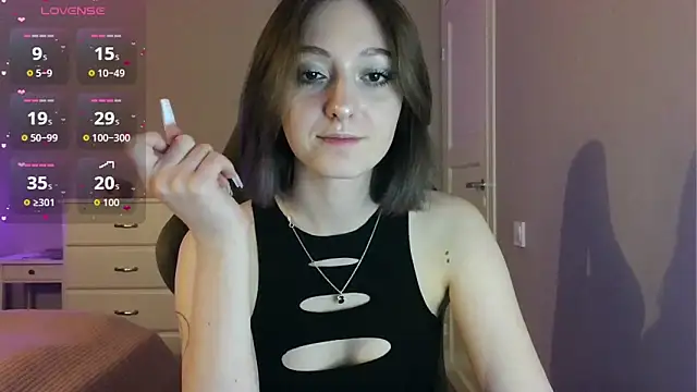 white liillyy online show from 05/13/26, 09:22