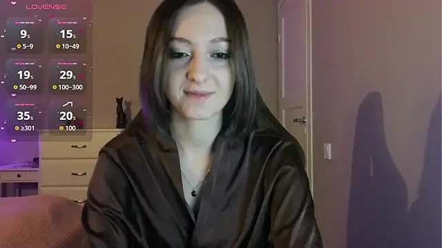 white liillyy online show from 05/14/26, 08:59