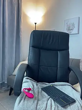 Mia HarperX  online show from 10/15/25, 09:37