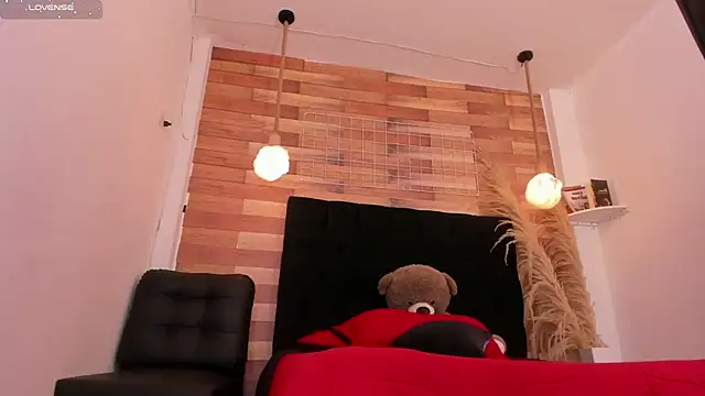 Emily brown04 online show from 12/18/25, 11:16