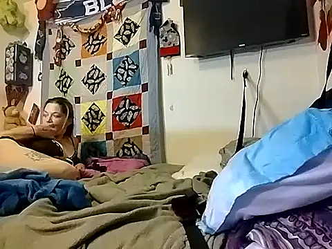 SnowBunny1224 online show from 09/29/25, 09:03