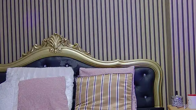 LunaHart online show from 09/29/25, 05:07