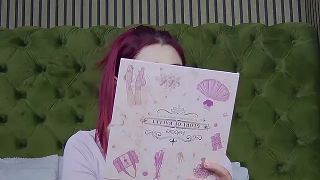 LunaHart online show from 02/04/26, 12:33