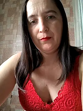 Snapshot of EvelinCutex chatting on 10/06/25, 11:18 EvelinCutex online show from 10/06/25, 11:18