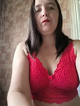 Snapshot of EvelinCutex chatting on 10/15/25, 11:10 EvelinCutex online show from 10/15/25, 11:10