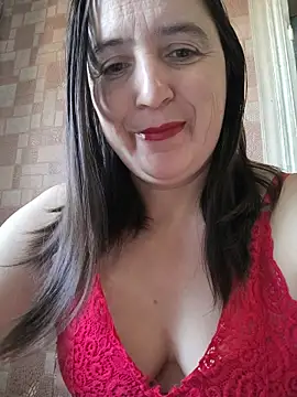 Snapshot of EvelinCutex chatting on 10/22/25, 06:35 EvelinCutex online show from 10/22/25, 06:35