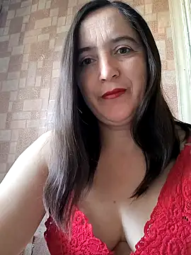 Snapshot of EvelinCutex chatting on 10/30/25, 08:27 EvelinCutex online show from 10/30/25, 08:27