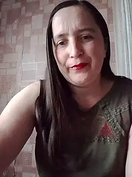 Snapshot of EvelinCutex chatting on 06/01/26, 10:39 EvelinCutex online show from 06/01/26, 10:39
