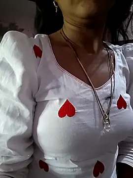 Snapshot of Paakhi-Singh chatting on 11/07/25, 05:51 Paakhi-Singh online show from 11/07/25, 05:51