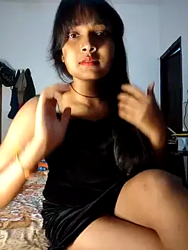 RAYI Queen 2 online show from 10/19/25, 06:52