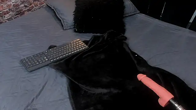 WILD FIREE  online show from 06/19/26, 12:09
