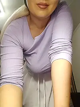 Mayaaaaaa  online show from 11/27/25, 07:32