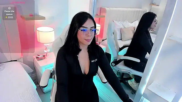 manyaa  online show from 03/06/26, 07:43