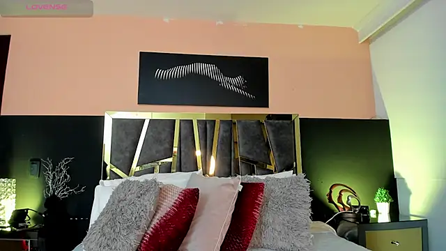 ScarletTorres online show from 12/04/25, 07:11