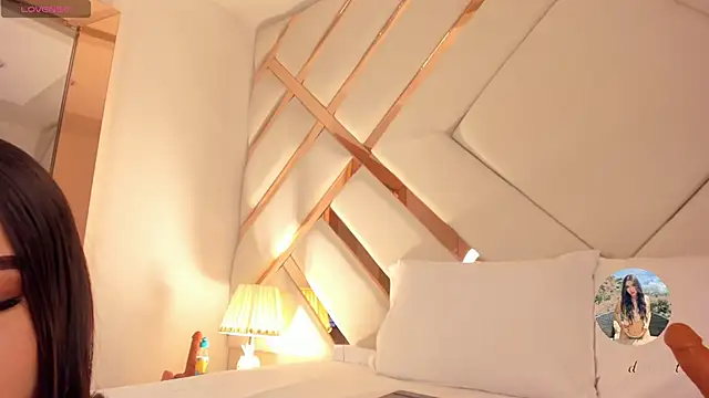 Snapshot of Saday_ chatting on 10/17/25, 04:37 Saday  online show from 10/17/25, 04:37