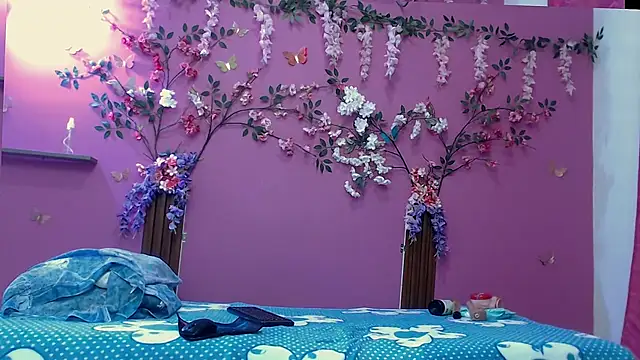 skinnybarbie022 online show from 10/04/25, 01:25