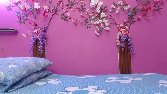 skinnybarbie022 online show from 02/09/26, 12:14