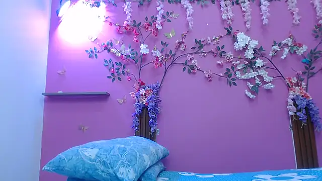 skinnybarbie022 online show from 02/13/26, 01:01