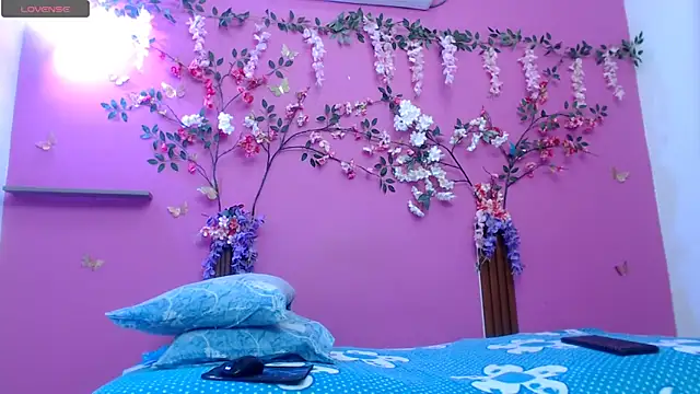 Snapshot of skinnybarbie022 chatting on 06/22/26, 01:29 skinnybarbie022 online show from 06/22/26, 01:29