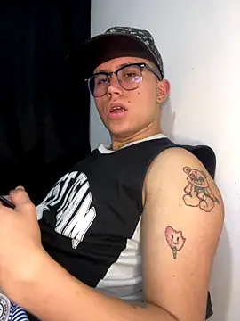 Kurtxxx22 online show from 09/18/25, 11:40