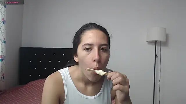 Snapshot of lilacream chatting on 09/16/25, 02:18 lilacream online show from 09/16/25, 02:18