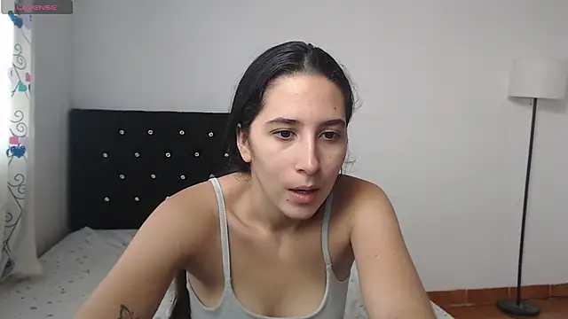 Snapshot of lilacream chatting on 10/31/25, 03:02 lilacream online show from 10/31/25, 03:02