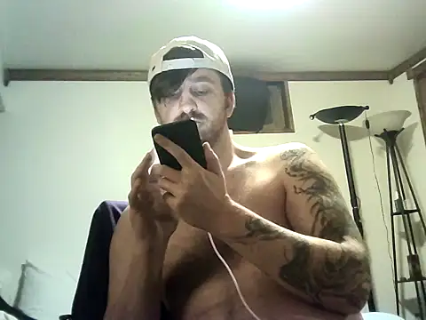 Snapshot of WyattL96 chatting on 04/24/26, 09:34 WyattL96 online show from 04/24/26, 09:34