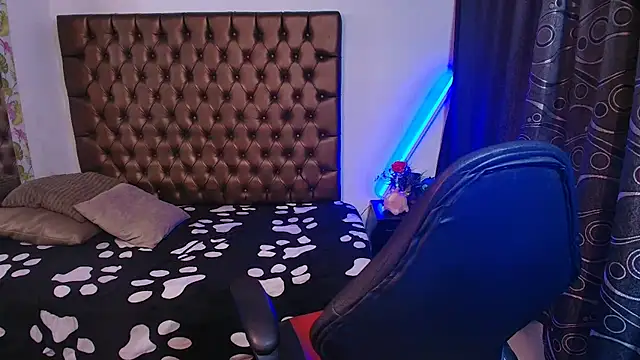 lailahdark online show from 04/06/26, 08:43