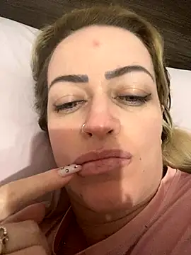 Snapshot of Alerquinasc chatting on 09/09/25, 04:56 Alerquinasc online show from 09/09/25, 04:56