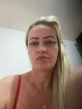 Snapshot of Alerquinasc chatting on 10/22/25, 01:06 Alerquinasc online show from 10/22/25, 01:06