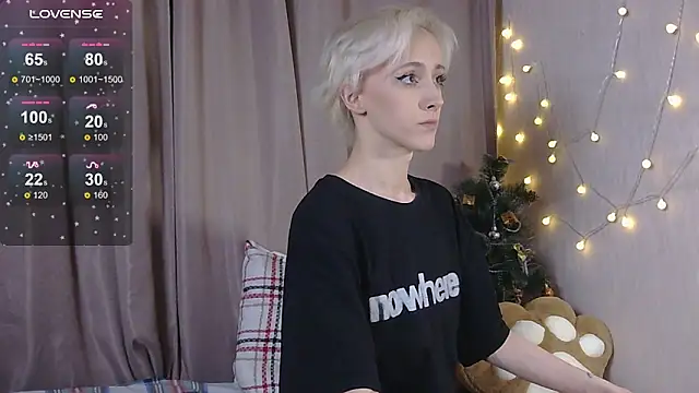 Snapshot of NextVibe_ chatting on 12/20/25, 07:54 NextVibe online show from 12/20/25, 07:54